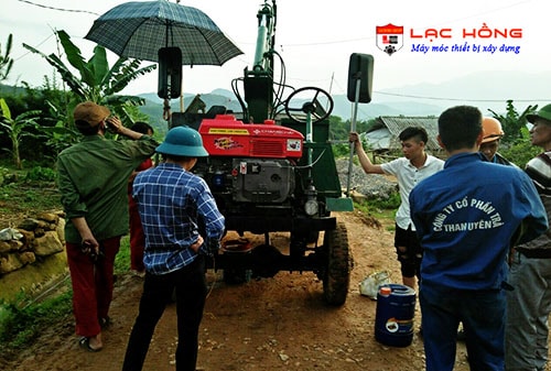 máy trộn tự hành máy trộn tự hành