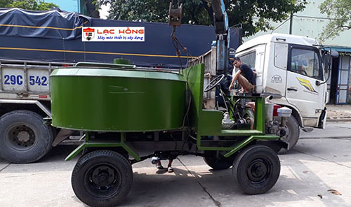 giao m&aacute;y trộn cho nh&agrave; vận chuyển