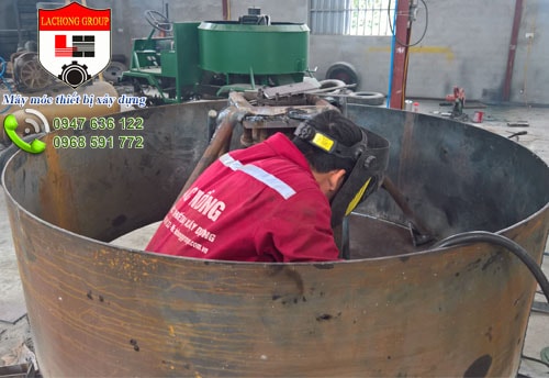 máy trộn bê tông tự hành máy trộn bê tông tự hành 3 bao